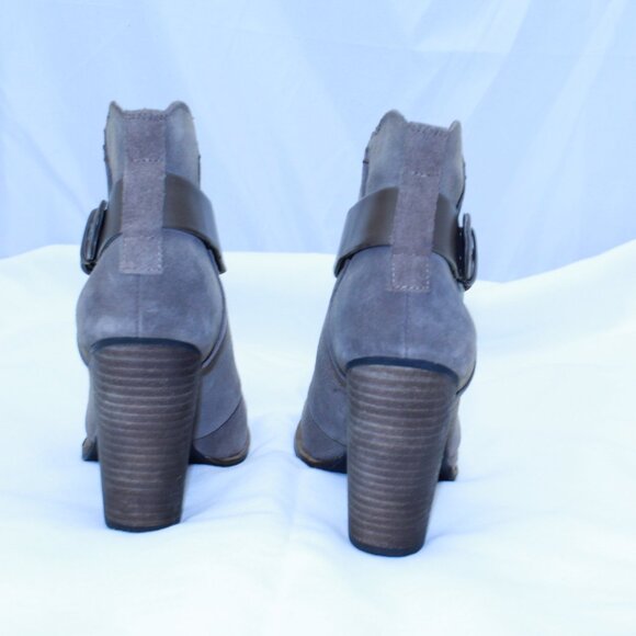 BCBG Paris Size 7.5 Brown Suede KERINAX Buckle Stacked Heel Ankle Boots EUC - Picture 5 of 12
